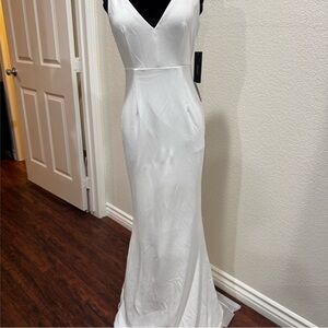 Lulu's Elegant White Wedding Dress